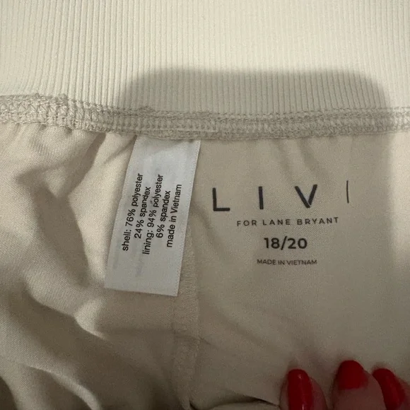 LIVI by Lane Bryant Knit Trouser Skort with 5” Inseam Shorts NWT in Birch Cream - Picture 3 of 13